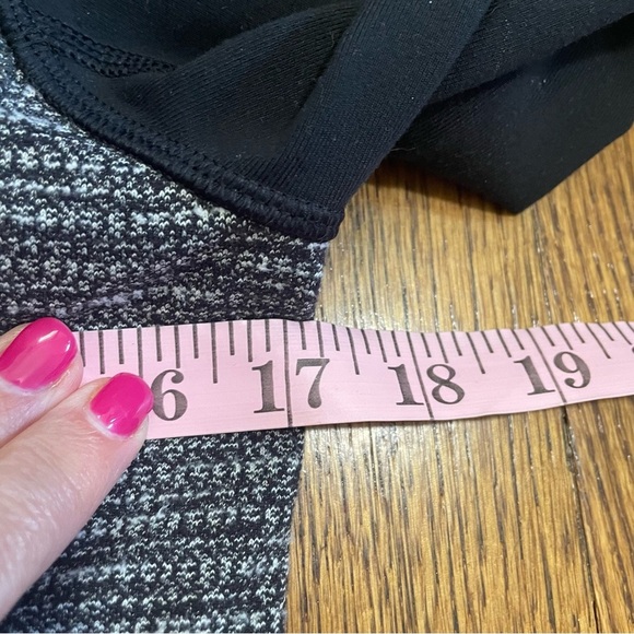 Lululemon Steel Gray Black Define Hooded Jacket Size 4 - Picture 4 of 10